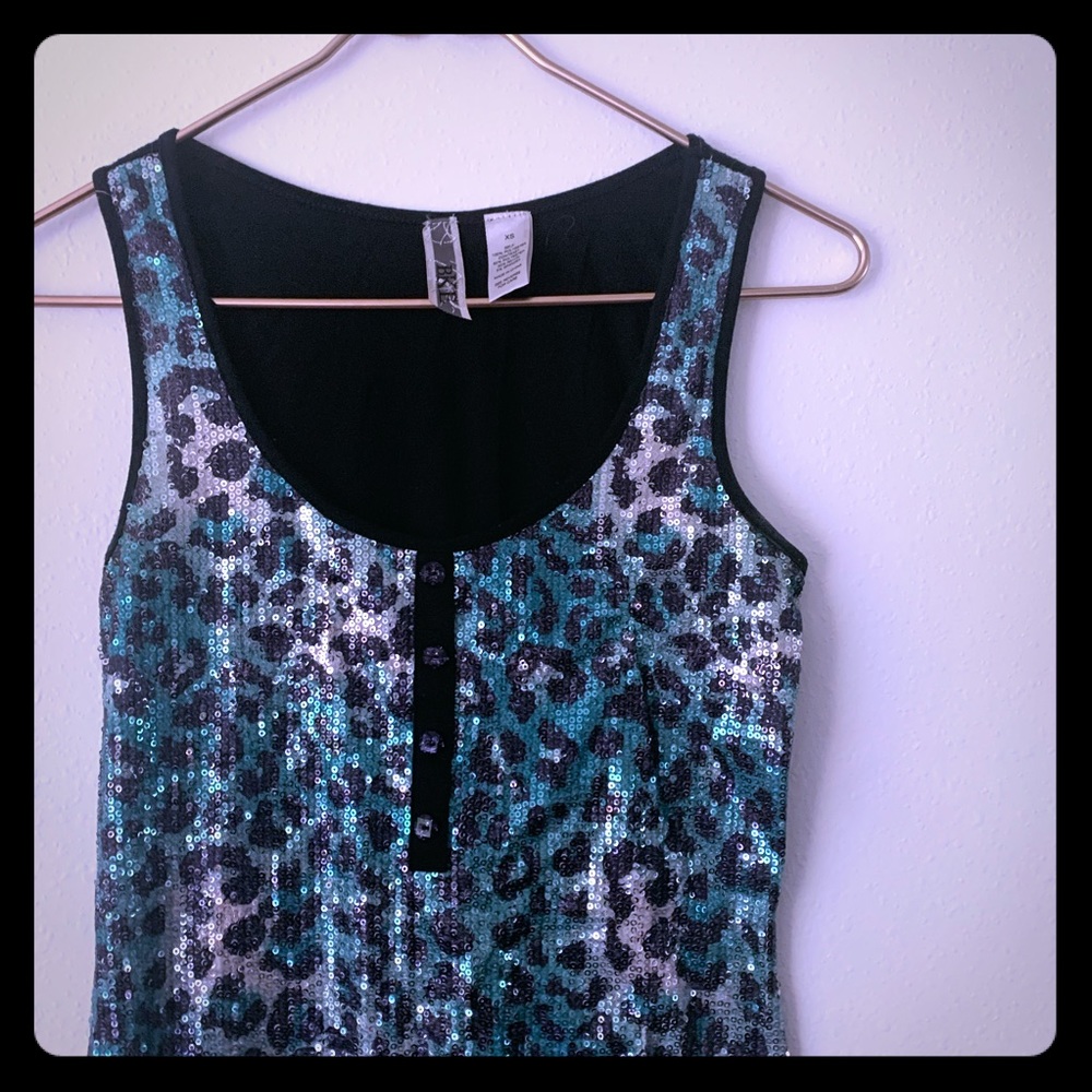 Buckle BKE blue cheetah sequin tank top size XS